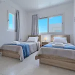 Sea Point Luxury Private Pool Walk To 3 - 5 Bdr In 1 Vila Coral Bay