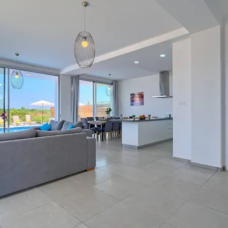 Sea Point Luxury Private Pool Walk To 3 - 5 Bdr In 1