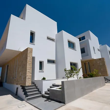 Sea Point Luxury Private Pool Walk To 3 - 5 Bdr In 1 Vila