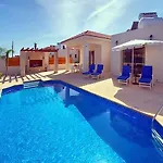 Sea Point Villas Coral Bay Luxury Private Pool Villas Walk To Beach 3 - 5 Bdr In 1 Resort Villa