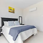 Villa Sea Point Villas Coral Bay Luxury Private Pool Villas Walk To Beach 3 - 5 Bdr In 1 Resort Korall-öböl