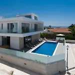 Sea Point Villas Coral Bay Luxury Private Pool Villas Walk To Beach 3 - 5 Bdr In 1 Resort Villa