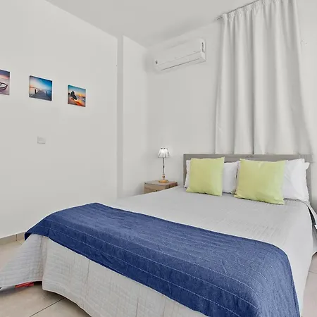 Вилла Sea Point Luxury With Private Pools In Корал-Бэй