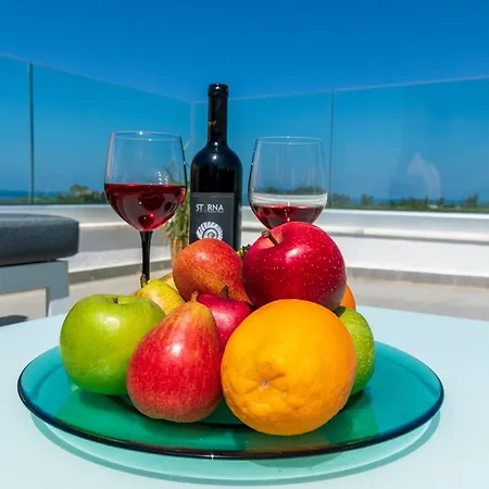 Sea Point Luxury With Private Pools In Вилла