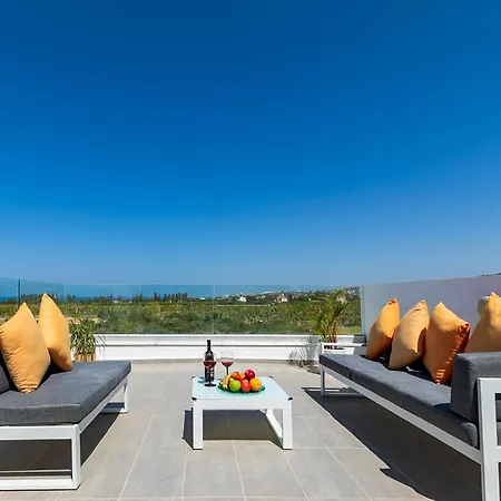 Вилла Sea Point Luxury With Private Pools In Корал-Бэй