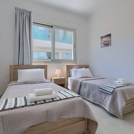 Sea Point Luxury With Private Pools In Вилла