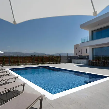 Sea Point Luxury With Private Pools In