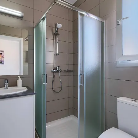 Sea Point Luxury With Private Pools In Вилла Корал-Бэй