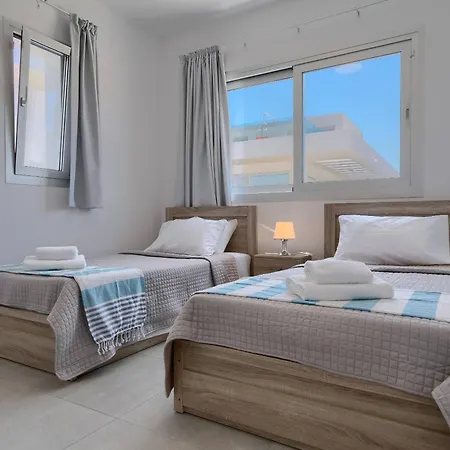 Вилла Sea Point Luxury With Private Pools In Корал-Бэй