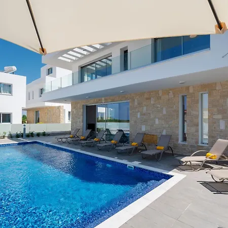 Sea Point Luxury With Private Pools In * Корал-Бэй