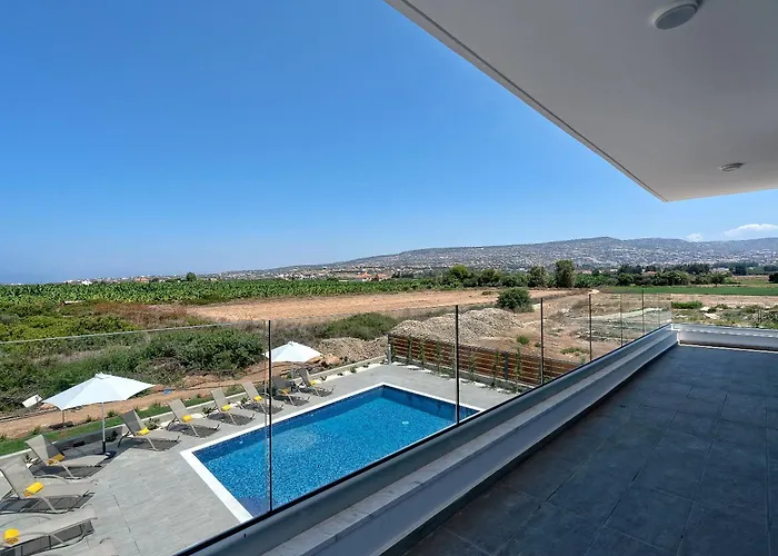 Sea Point Private Pool Near 3 And 5 Bedrooms In 1 Complex Villa *
