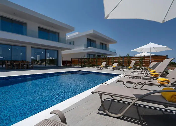 Sea Point Private Pool Near 3 And 5 Bedrooms In 1 Complex Mercan Koyu